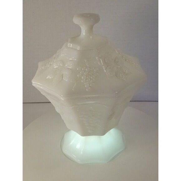 Vintage Anchor Hocking Milk Glass Grape and Leaves Octagon Candy Dish - Picture 4 of 10